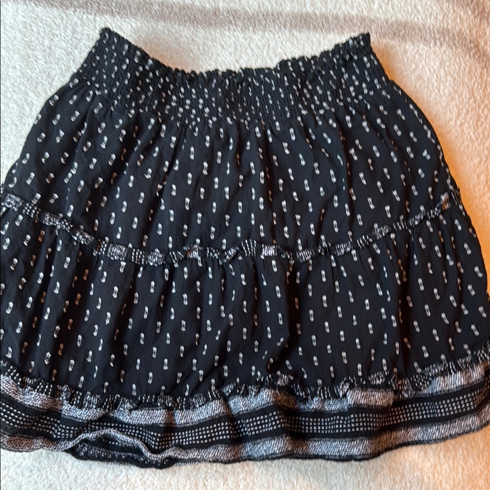 Vineyard Vines Black and White Mini Skirt